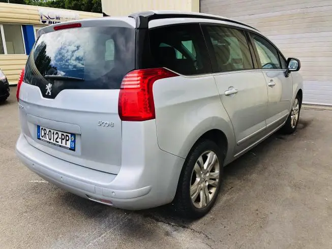 Peugeot 5008 2011 – photo 4