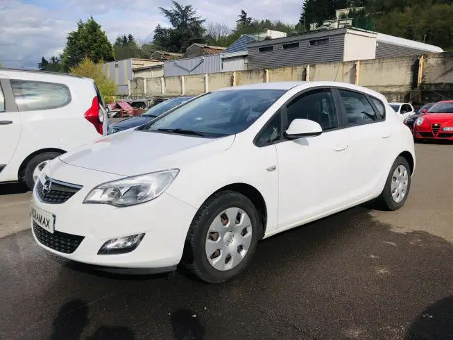 Opel ASTRA 2010 – photo 1