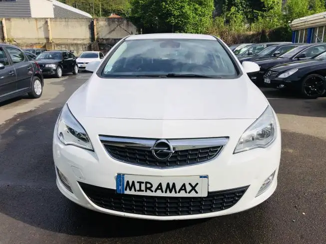 Opel ASTRA 2010 – photo 2