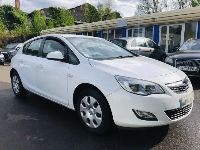 Opel ASTRA 2010 – photo 3