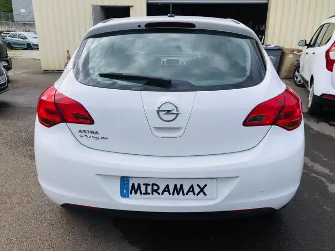Opel ASTRA 2010 – photo 5