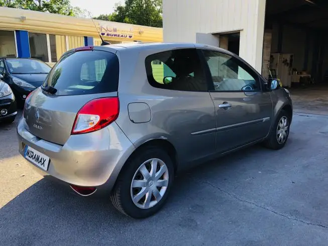 Renault CLIO III 2010 – photo 4