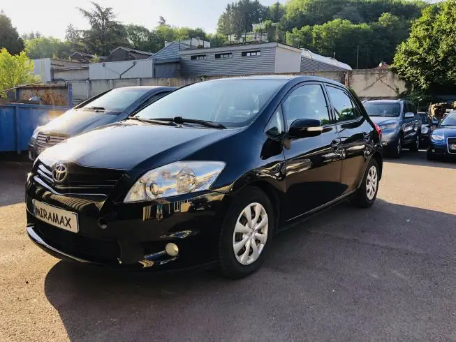 Toyota AURIS 2011 – photo 1