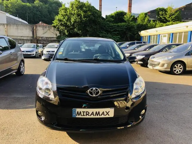 Toyota AURIS 2011 – photo 2