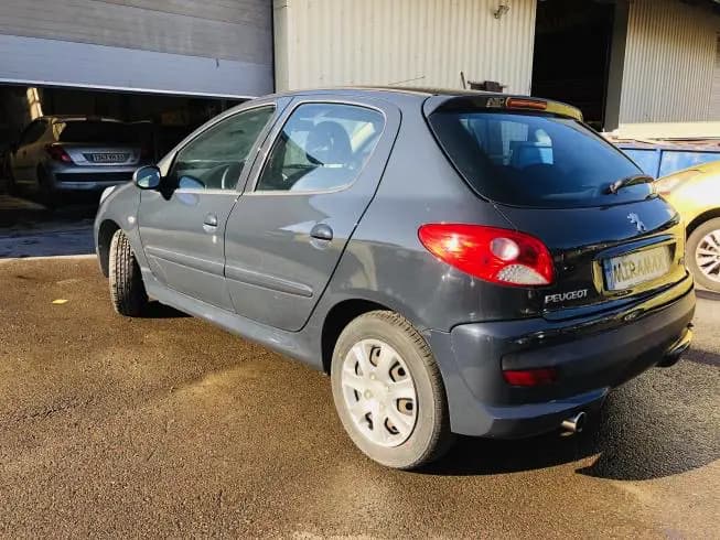 Peugeot 206+ 2011 – photo 5