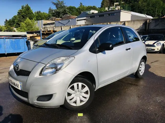 Toyota YARIS 2010 – photo 1