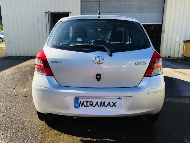 Toyota YARIS 2010 – photo 5