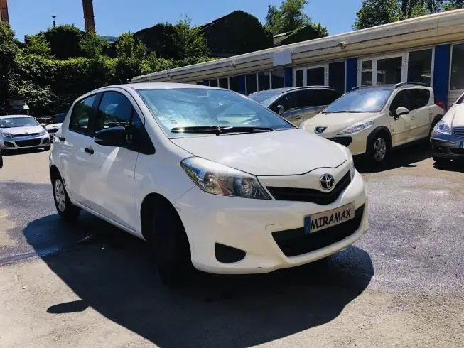 Toyota YARIS 2012 – photo 4